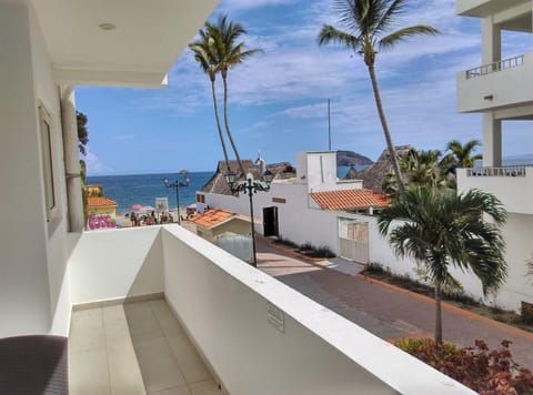 Balcony/Terrace, City view, Sea view, Street view