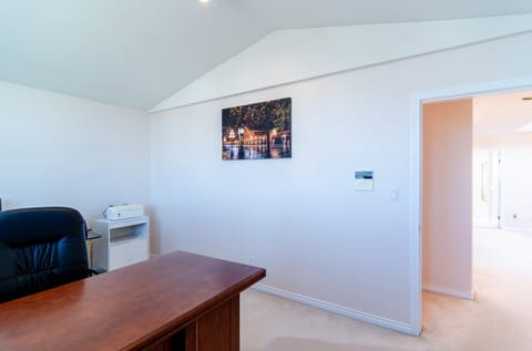 3 Private, spacious, bright rooms in a Gorgeous house Holiday rental in New Westminster