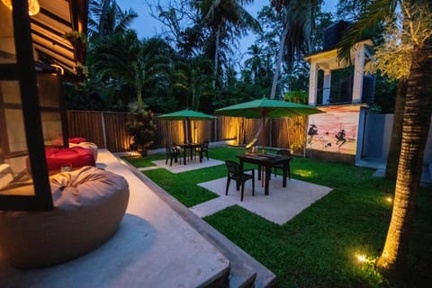 Patio, Garden, Dining area, Garden view