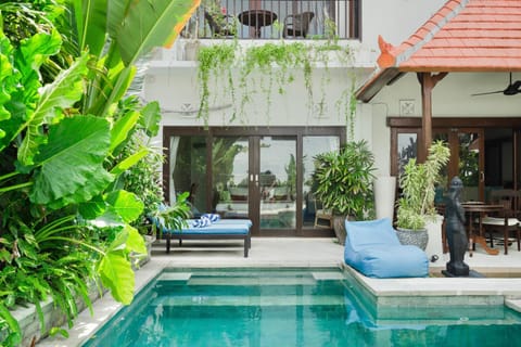 Property building, Day, Garden, Balcony/Terrace, Pool view, Swimming pool, sunbed