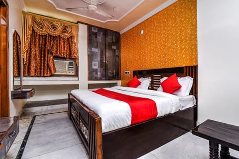 OYO Forever Banquet & Rooms Hotel in New Delhi
