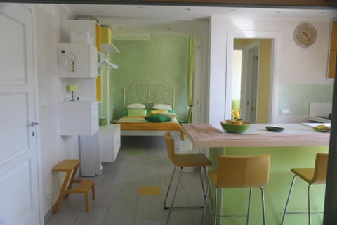 Kitchen or kitchenette, Living room