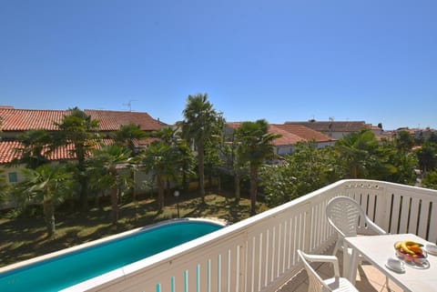 Balcony/Terrace, Pool view, Swimming pool