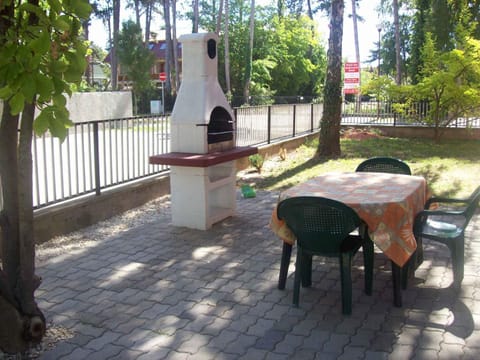 Patio, BBQ facilities