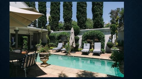 Garden view, Pool view, Swimming pool, sunbed