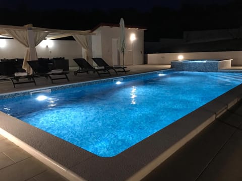 Night, Pool view, Swimming pool, sunbed