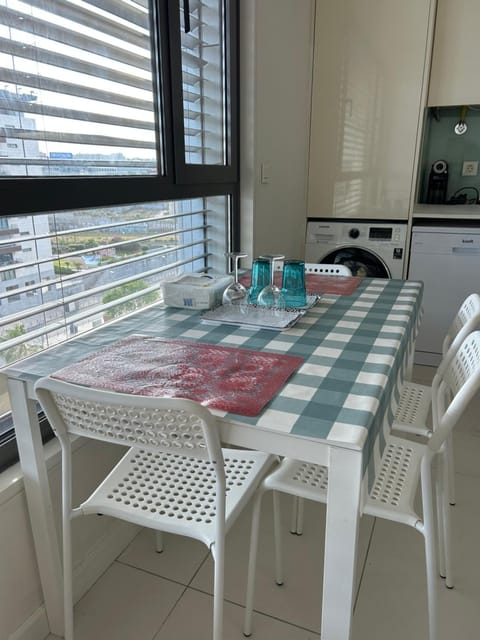 YingYing Apartamento with a free parking space Bed and Breakfast in Lisbon