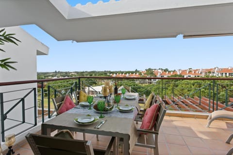 Superb, relaxing and tranquil 3 bed Apartment in Central Algarve Copropriété in Quarteira