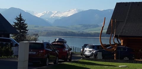 Neighbourhood, Lake view, Mountain view