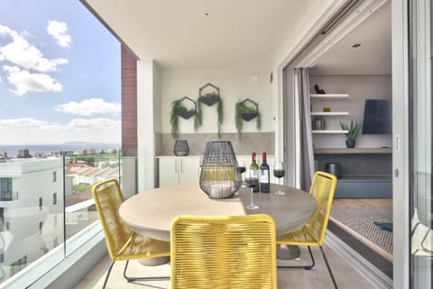 Elements Luxury Suites by Totalstay Aparthotel in Sea Point