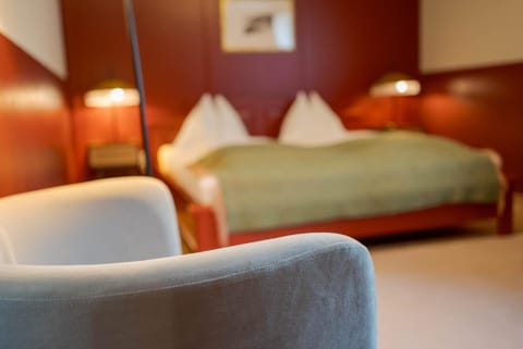 Bed, Seating area, Bedroom
