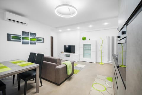 Fior Apartments Schiller Condo in Merano