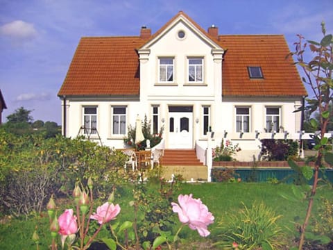 Ferienhaus für 8 Personen mit Kamin & Terrasse Villa in Boltenhagen