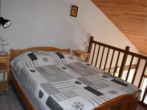 Charmant appart avec mezzanine, balcon sud, piscine chauffée, proche pistes et centre - FR-1-464-5 Apartment in Pralognan-la-Vanoise