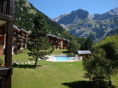 Duplex ensoleillé avec piscine chauffée, proche centre et pistes - FR-1-464-34 Apartment in Pralognan-la-Vanoise