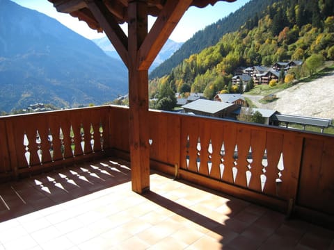 Appartement spacieux proche télécabine avec terrasse et WiFi - FR-1-464-51 Apartment in Champagny-en-Vanoise