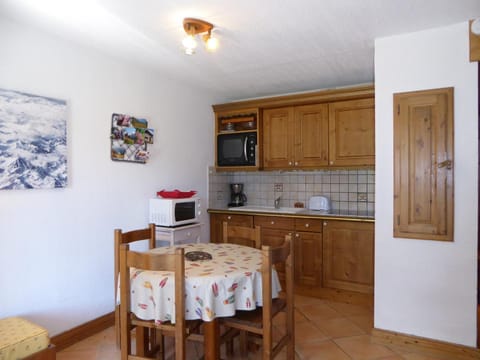 Charmant 3 pièces en rez-de-jardin, proche pistes, idéal familles - FR-1-464-57 Apartment in Pralognan-la-Vanoise