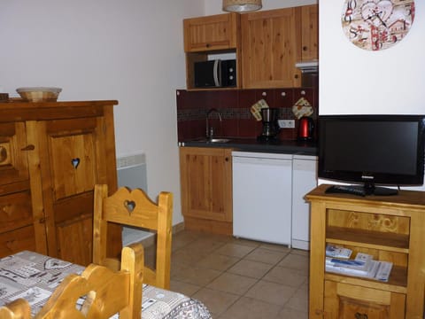 Studio cosy pour 2 - balcon, proche centre et téléphérique, animaux admis - FR-1-464-135 Apartment in Pralognan-la-Vanoise