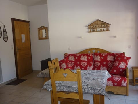 Studio cosy pour 2 - balcon, proche centre et téléphérique, animaux admis - FR-1-464-135 Apartment in Pralognan-la-Vanoise