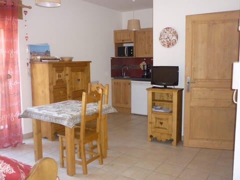 Studio cosy pour 2 - balcon, proche centre et téléphérique, animaux admis - FR-1-464-135 Apartment in Pralognan-la-Vanoise