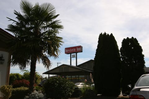 Facade/entrance, Property logo or sign