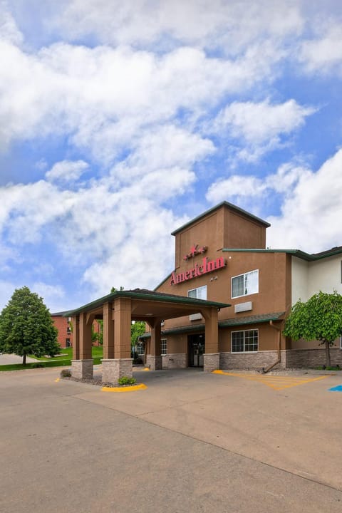AmericInn by Wyndham Des Moines Airport Motel in Des Moines