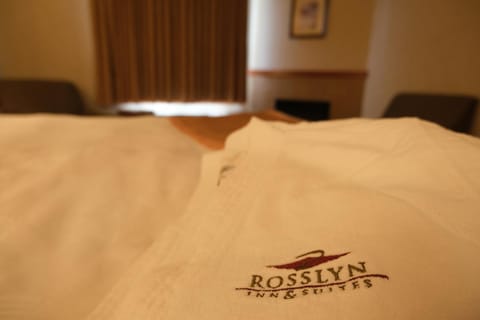 Rosslyn Inn & Suites Hotel in Edmonton
