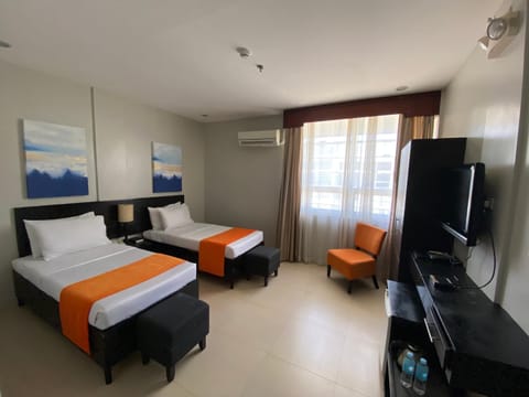 Holiday Suites Hotel in Puerto Princesa