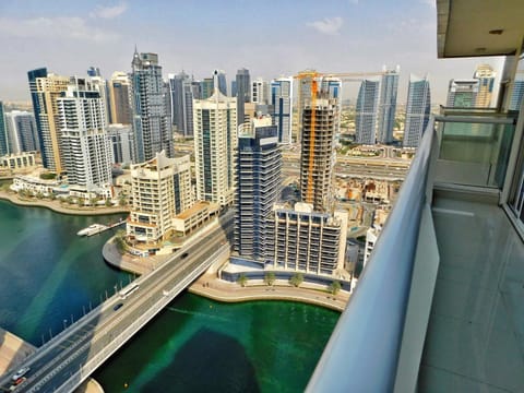 Luton Vacation Homes - Continental, Dubai Marina Apartment in Dubai