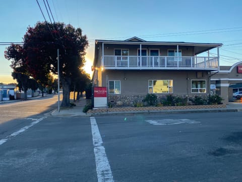 Rockview Inn and Suites Motel in Morro Bay