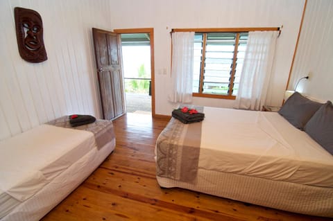 Deco Stop Lodge Resort in Vanuatu