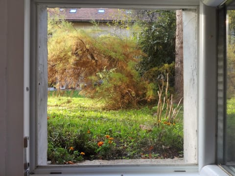 View (from property/room), Garden view, Street view, Quiet street view