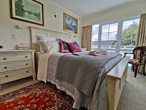 Geyser Lookout BnB Bed and Breakfast in Rotorua