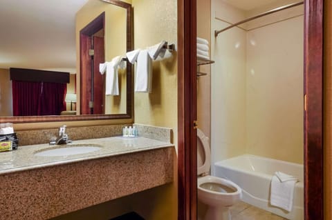 Quality Inn & Suites Hotel in West Helena