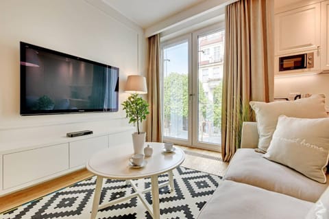 TV and multimedia, Living room, Seating area