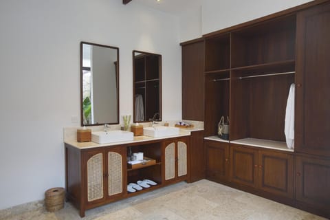 Bathroom, wardrobe