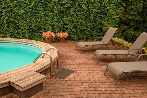 Patio, Pool view, Swimming pool