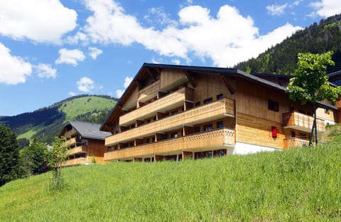 Résidence Néméa Le Grand Lodge Campeggio /
resort per camper in Châtel