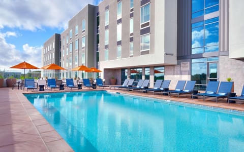 Hampton Inn & Suites Anaheim Resort Convention Center Hotel in Garden Grove