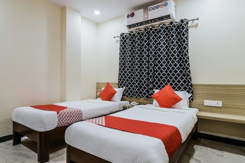 OYO The Elite Inn Hotel in Visakhapatnam