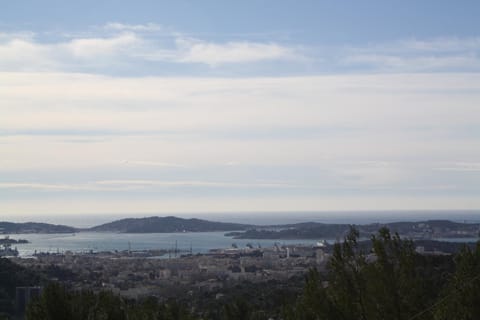 LA PARENTHESE AMOUREUSE Bed and Breakfast in Toulon