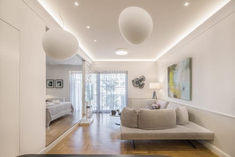 Chic central Athens apartment at Mavilli Sq. Eigentumswohnung in Athens