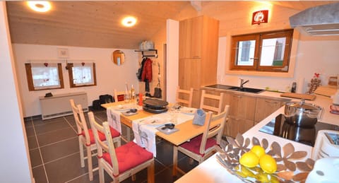 Chalet Rouge Coeur Apartment in Ollon