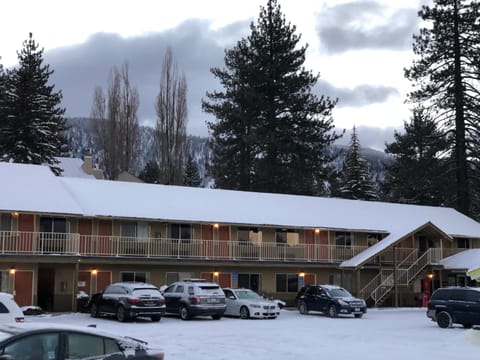 Property building, Winter, On site, Mountain view, Area and facilities