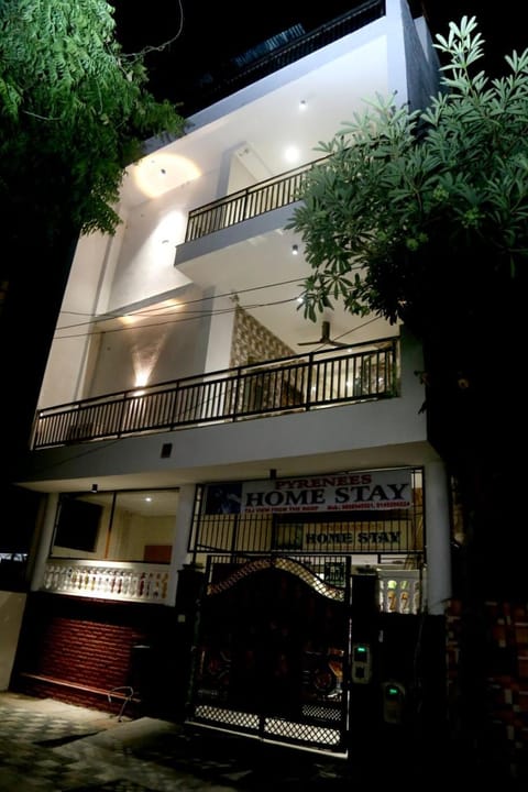 Property building, Night, View (from property/room), Balcony/Terrace