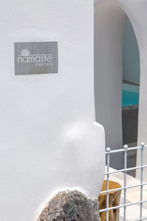 Namaste Suites by Oias Local Cavehouses Villa in Santorini