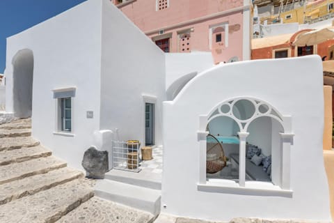 Namaste Suites by Oias Local Cavehouses Villa in Santorini