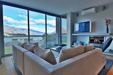 TV and multimedia, Living room, Lake view, Mountain view