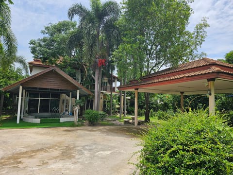 Pool Villa Armthong Home Maison de campagne in Laos