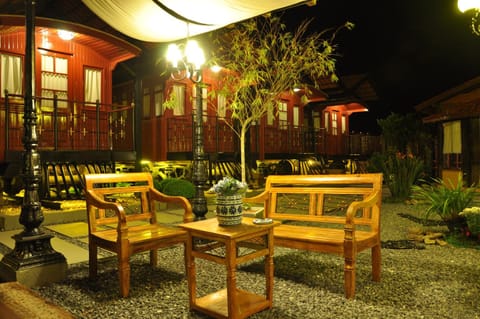 Decorative detail, Garden view